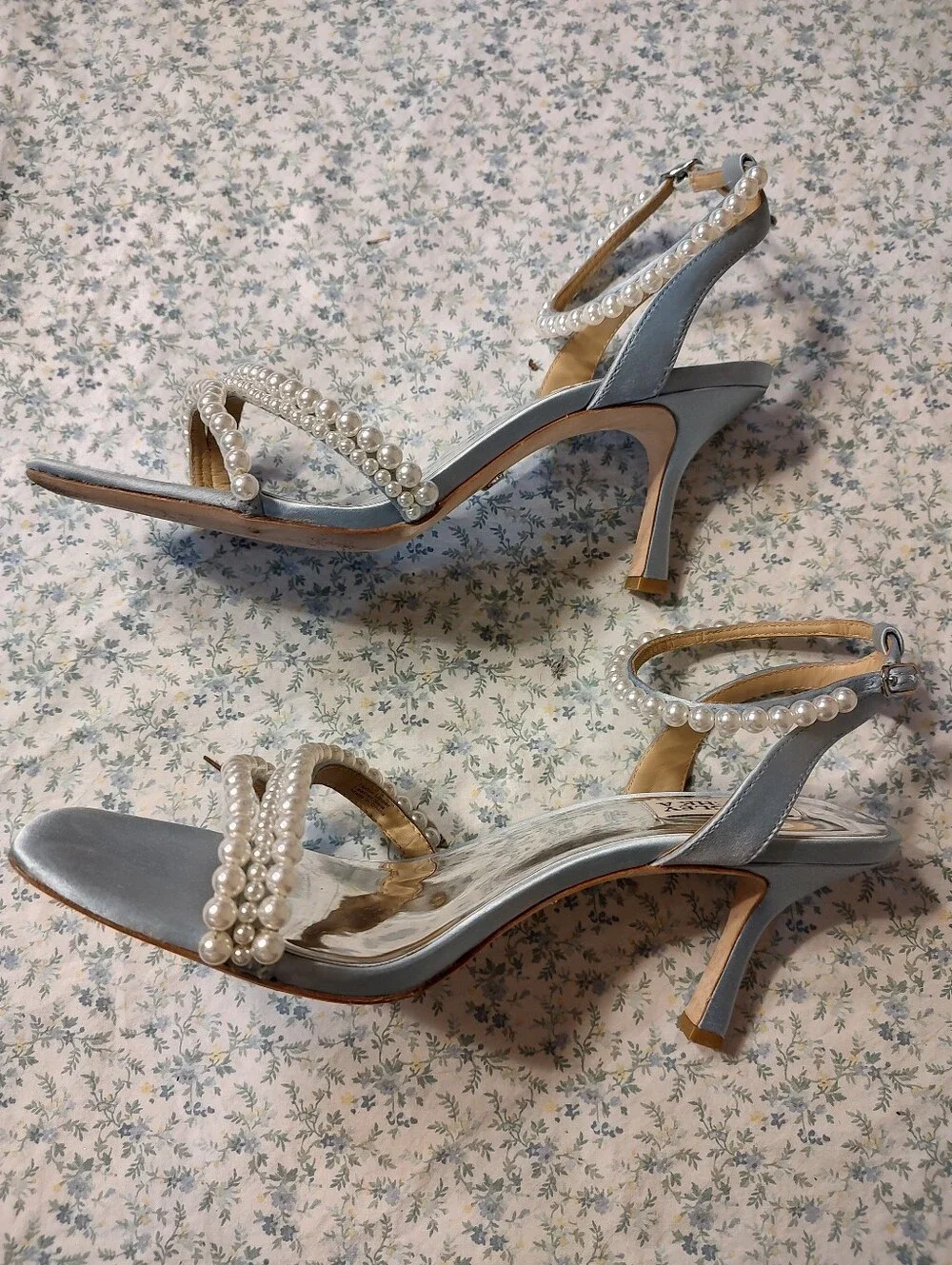 Badgley Mischka chic open